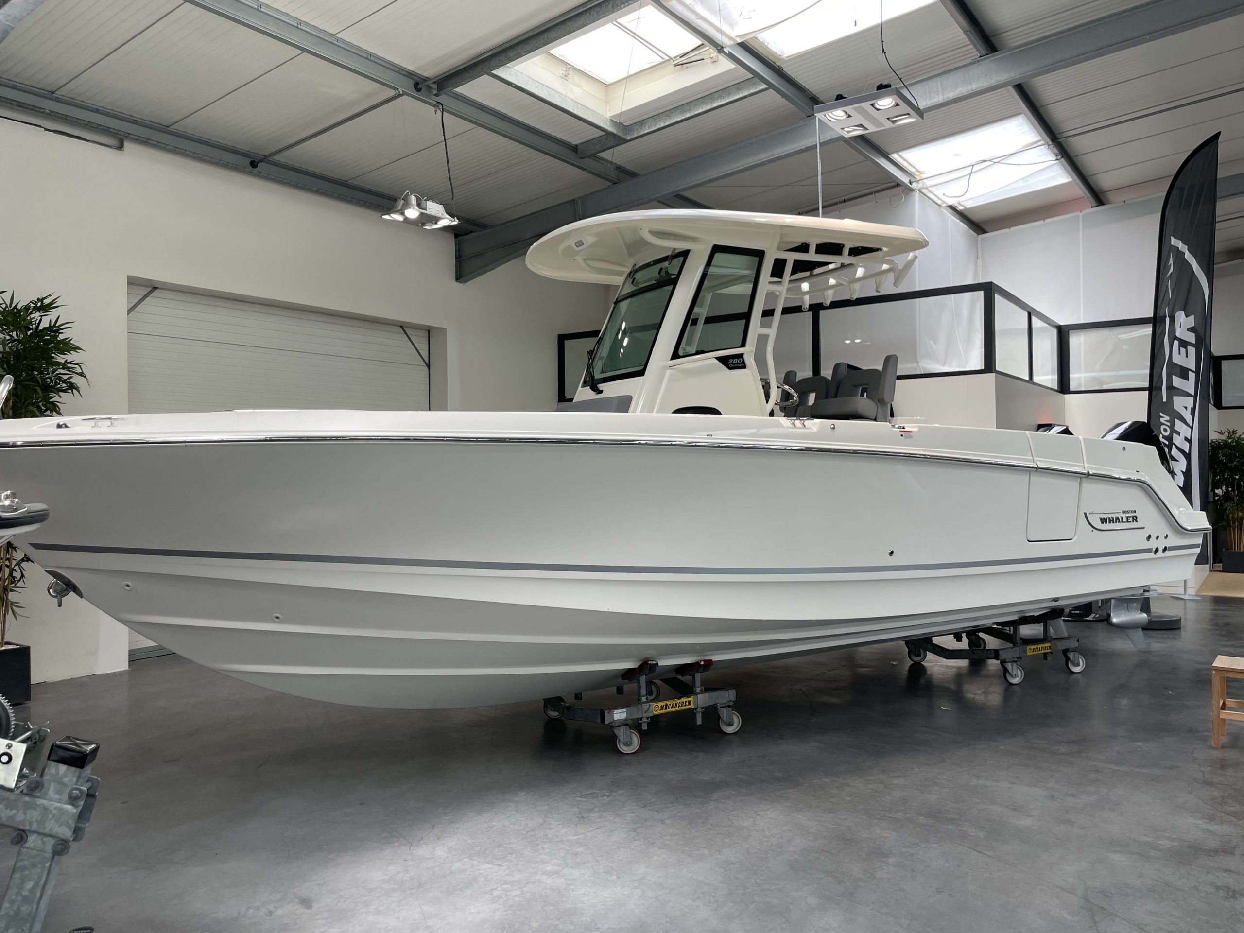 BOSTON WHALER - 280 OUTRAGE