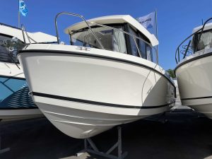 QUICKSILVER 705 PILOTHOUSE