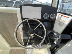 QUICKSILVER 705 PILOTHOUSE