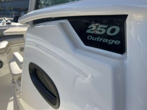 BOSTON WHALER 250 OUTRAGE