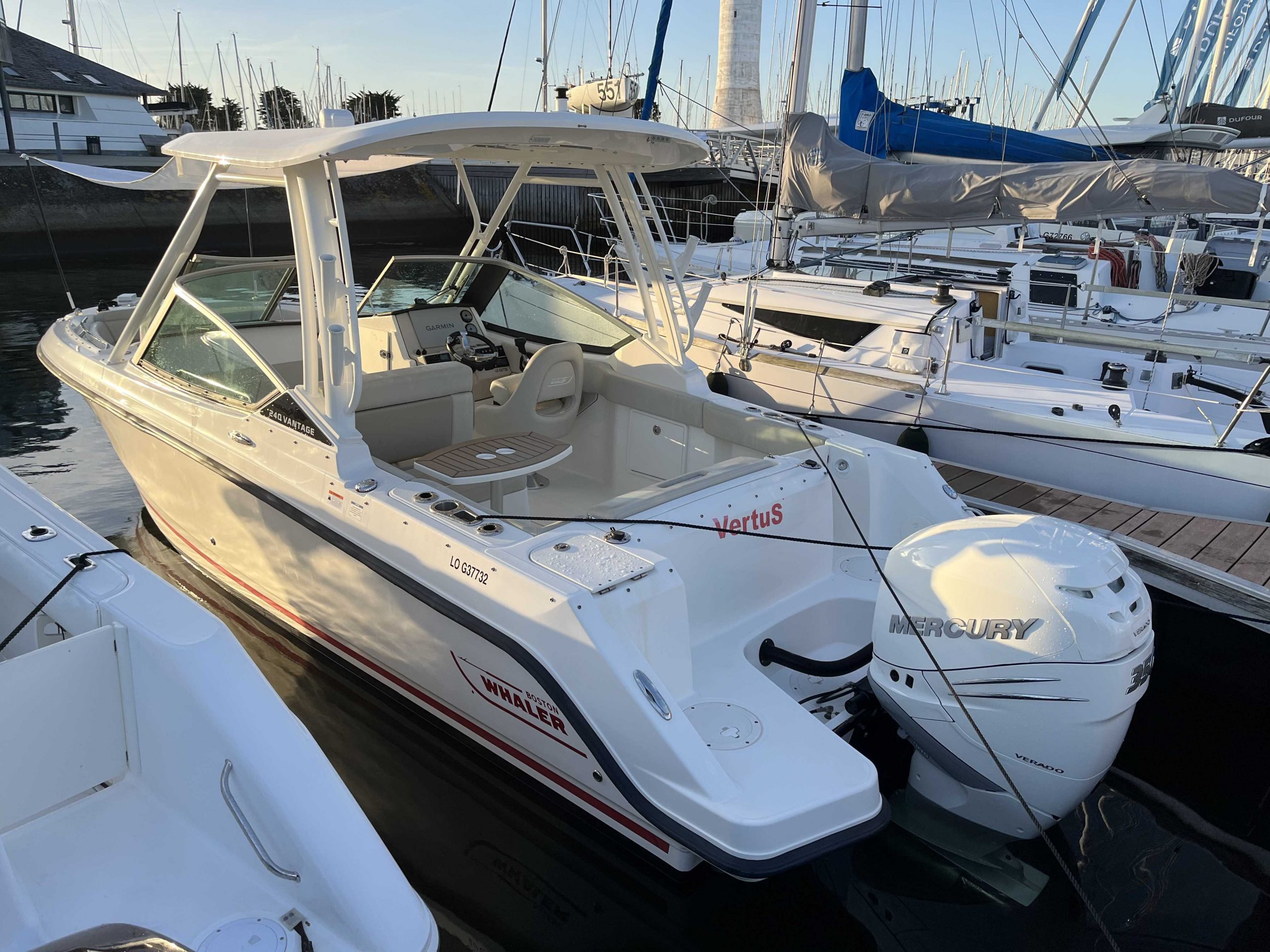 BOSTON WHALER 240 VANTAGE