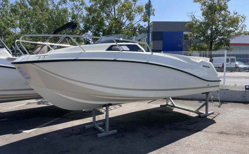 QUICKSILVER ACTIV 555 CABIN