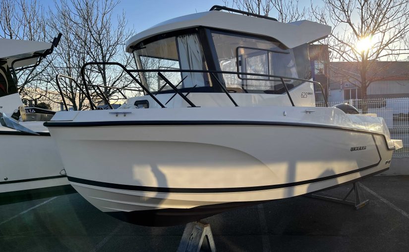 QUICKSILVER 625 PILOTHOUSE