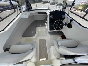 QUICKSILVER 625 PILOTHOUSE