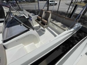 QUICKSILVER ACTIV 675 SUNDECK