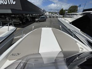 QUICKSILVER ACTIV 675 SUNDECK