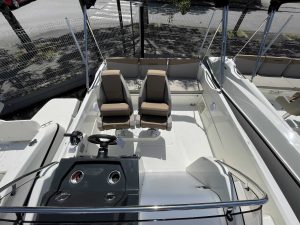 QUICKSILVER ACTIV 675 SUNDECK