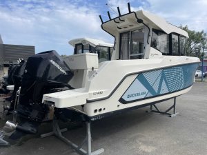 QUICKSILVER 705 PILOTHOUSE