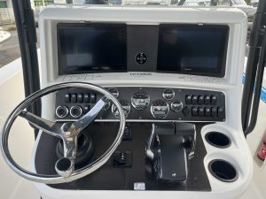 BOSTON WHALER 270 OUTRAGE