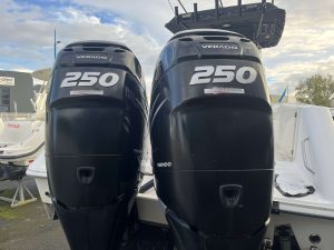 BOSTON WHALER 270 OUTRAGE