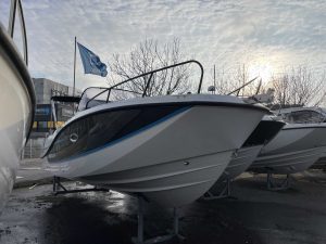 QUICKSILVER ACTIV 755 SUNDECK