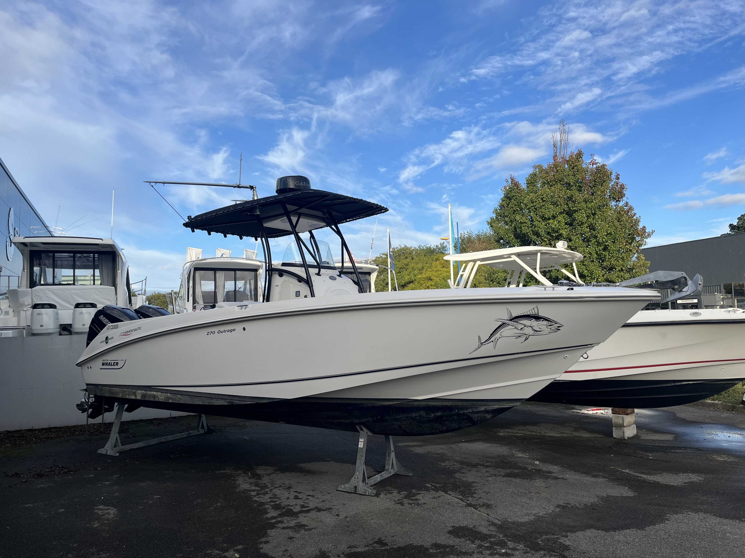 BOSTON WHALER - 270 OUTRAGE