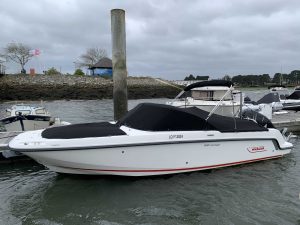 BOSTON WHALER 230 VANTAGE