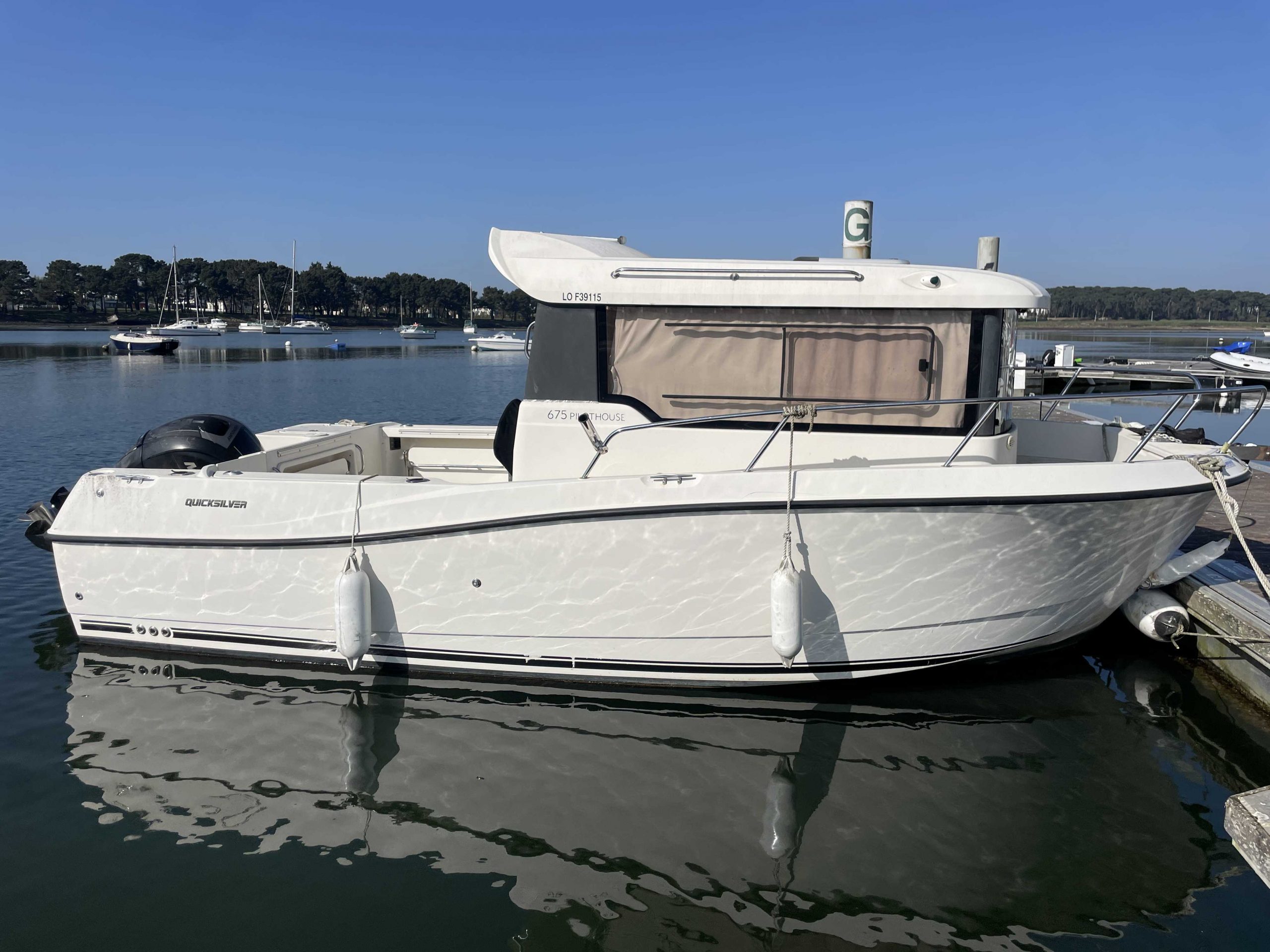 QUICKSILVER - CAPTUR 675 PILOTHOUSE