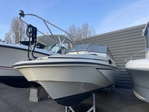 BOSTON WHALER REVENGE 22 WT